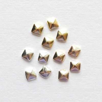 スタッズスクエア 約1.5×1.5mm 約50個入り