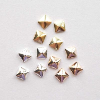 スタッズスクエア 約2.0×2.0mm 約50個入り