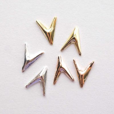 スタッズV字 約4.0×5.0mm 約25個入り