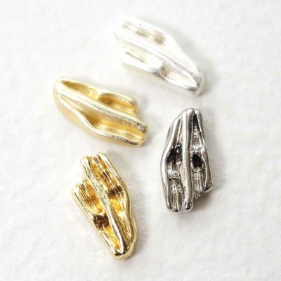 メタルパーツ ニュアンス デザイン カーブ付き 約4.0×8.0mm 4個入り